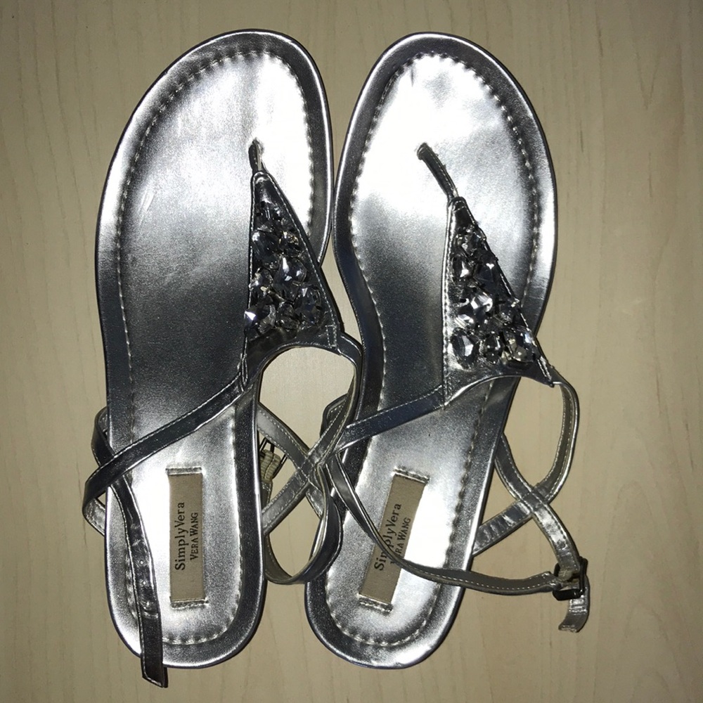 Simply Vera Wang Silver Wedges
